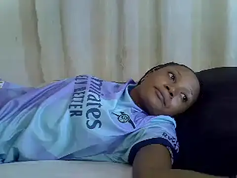 Snapshot of SpicyPetite chatting on February 16, 11:49 am SpicyPetite online show from February 16, 11:49 am