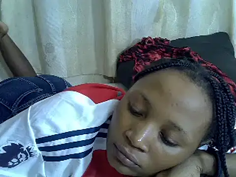 Snapshot of SpicyPetite chatting on February 16, 7:38 pm SpicyPetite online show from February 16, 7:38 pm