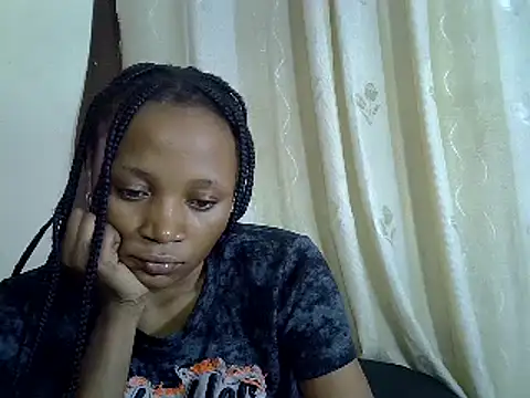 Snapshot of SpicyPetite chatting on February 26, 2:36 pm SpicyPetite online show from February 26, 2:36 pm