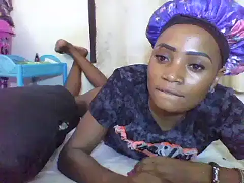 Snapshot of SpicyPetite chatting on February 28, 1:03 pm SpicyPetite online show from February 28, 1:03 pm