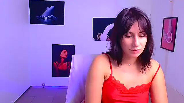 Loren Moa online show from January 17, 4:15 pm