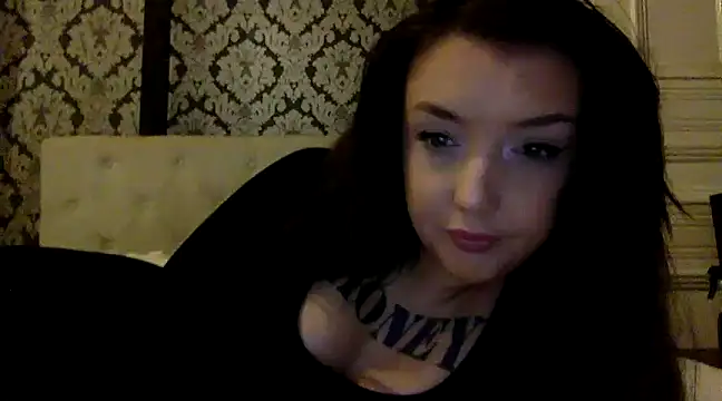 Snapshot of LucyLuxee19 chatting on December 2, 3:58 pm LucyLuxee19 online show from December 2, 3:58 pm