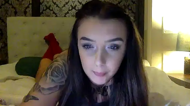 Snapshot of LucyLuxee19 chatting on December 29, 7:32 pm LucyLuxee19 online show from December 29, 7:32 pm
