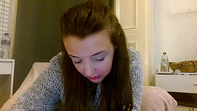 Snapshot of LucyLuxee19 chatting on February 5, 6:04 pm LucyLuxee19 online show from February 5, 6:04 pm