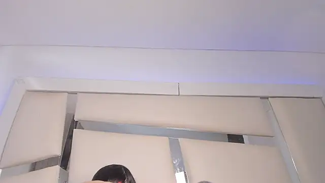 chrystal js online show from February 20, 4:14 pm