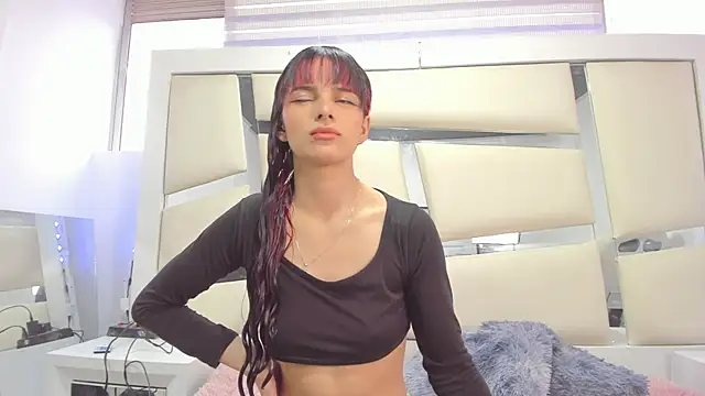 chrystal js online show from March 18, 1:09 pm