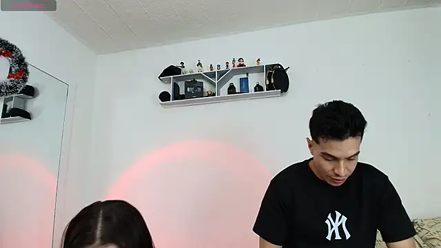 HotCouple 697 online show from December 15, 8:36 pm