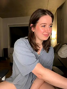 Snapshot of nerdynina chatting on October 22, 1:39 am nerdynina online show from October 22, 1:39 am