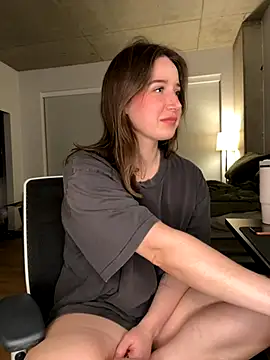 Snapshot of nerdynina chatting on November 24, 3:28 am nerdynina online show from November 24, 3:28 am