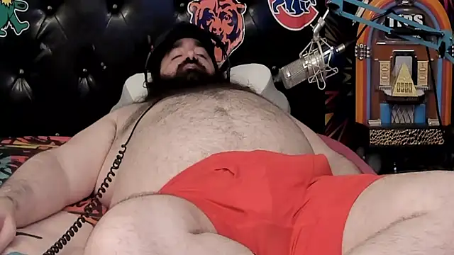 Snapshot of Dominant_BEAR chatting on September 10, 8:31 pm Dominant BEAR online show from September 10, 8:31 pm