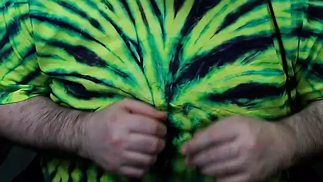 Snapshot of Dominant_BEAR chatting on November 21, 2:32 am Dominant BEAR online show from November 21, 2:32 am