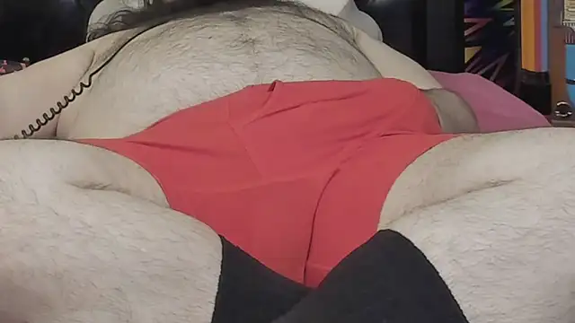 Snapshot of Dominant_BEAR chatting on December 20, 2:35 pm Dominant BEAR online show from December 20, 2:35 pm