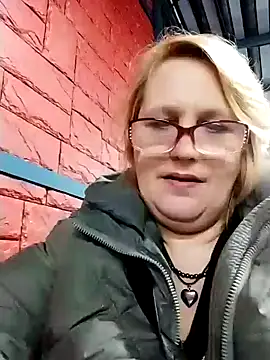 Snapshot of Forest-Lady chatting on February 22, 6:19 pm Forest-Lady online show from February 22, 6:19 pm