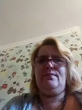 Snapshot of Forest-Lady chatting on February 23, 11:44 am Forest-Lady online show from February 23, 11:44 am