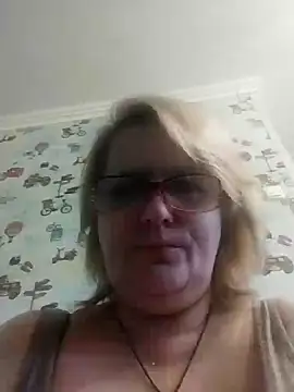 Snapshot of Forest-Lady chatting on March 8, 9:50 am Forest-Lady online show from March 8, 9:50 am