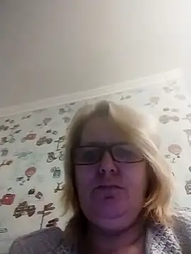 Snapshot of Forest-Lady chatting on October 20, 3:01 pm Forest-Lady online show from October 20, 3:01 pm