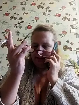 Snapshot of Forest-Lady chatting on October 22, 8:14 am Forest-Lady online show from October 22, 8:14 am