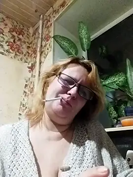 Snapshot of Forest-Lady chatting on December 20, 9:44 pm Forest-Lady online show from December 20, 9:44 pm