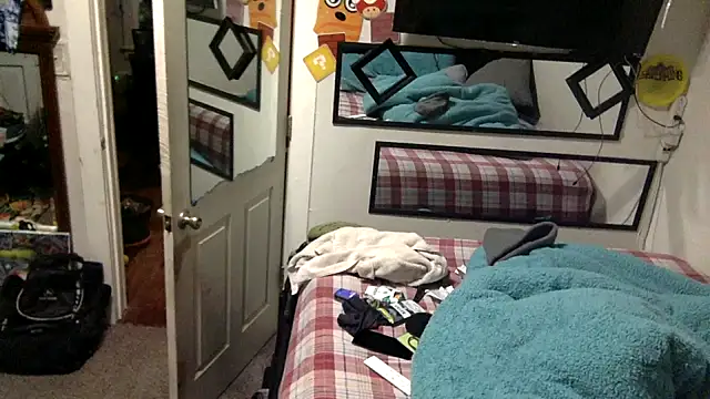 Snapshot of Robriguezxxx chatting on March 18, 4:26 am Robriguezxxx online show from March 18, 4:26 am