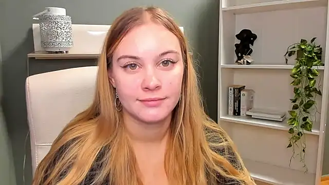 Snapshot of kitty_valeria chatting on December 21, 11:11 am kitty valeria online show from December 21, 11:11 am