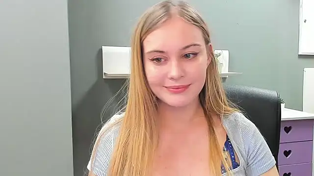 Snapshot of kitty_valeria chatting on February 16, 6:21 pm kitty valeria online show from February 16, 6:21 pm