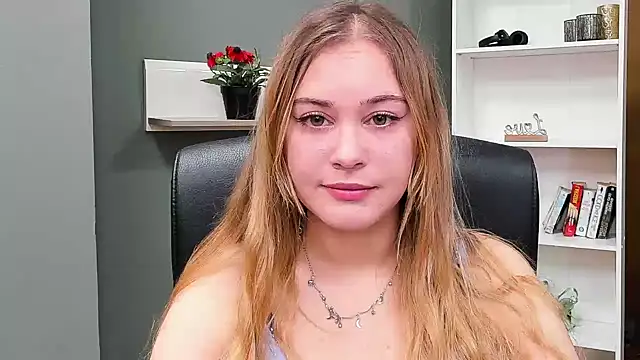 Snapshot of kitty_valeria chatting on March 23, 7:53 am kitty valeria online show from March 23, 7:53 am