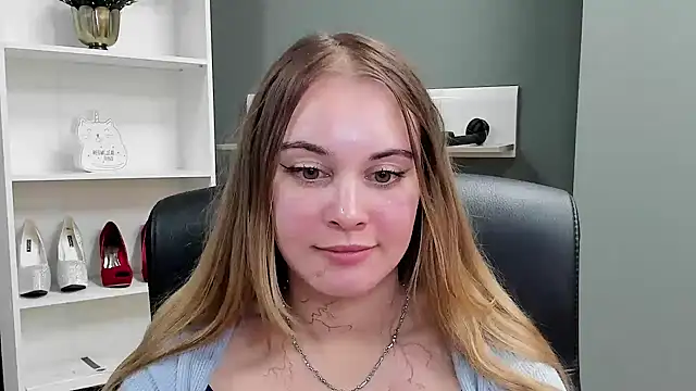 Snapshot of kitty_valeria chatting on October 26, 8:04 pm kitty valeria online show from October 26, 8:04 pm