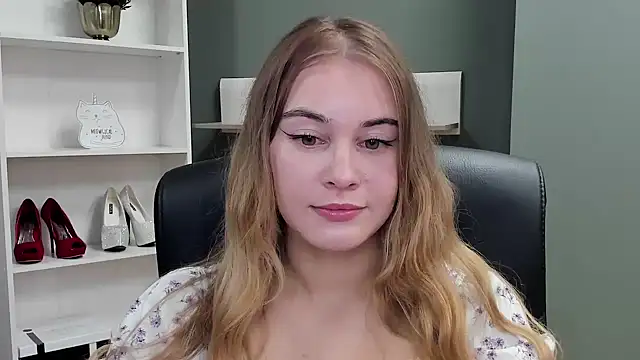 Snapshot of kitty_valeria chatting on November 6, 9:59 pm kitty valeria online show from November 6, 9:59 pm