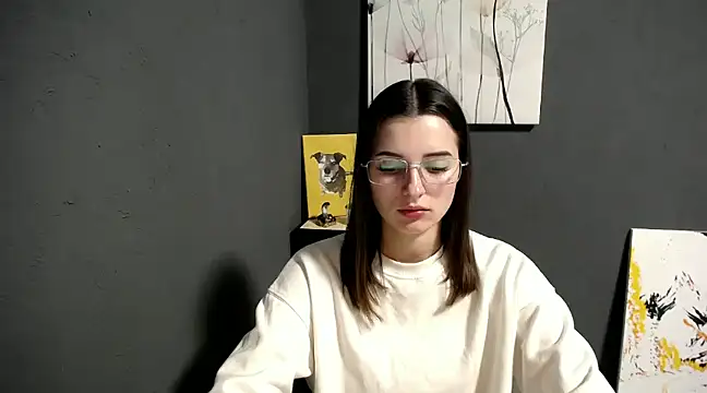 lady olivia  online show from December 4, 3:32 pm