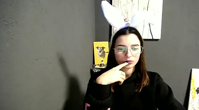 lady olivia  online show from December 9, 4:26 pm