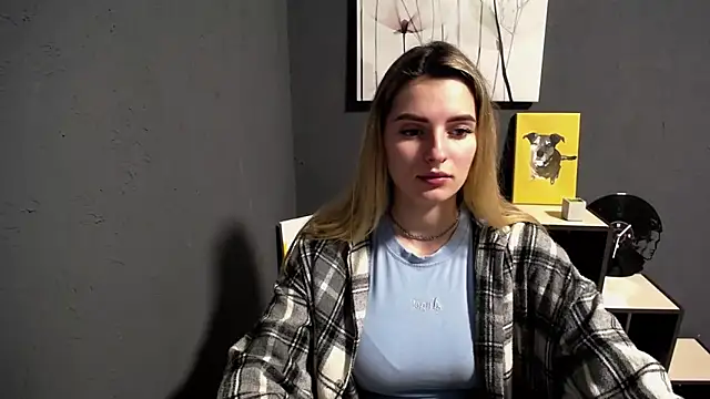 lady olivia  online show from March 23, 2:43 pm