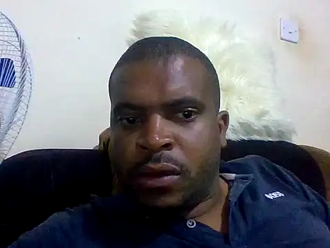 Snapshot of lui_cuuty chatting on October 20, 4:07 pm lui cuuty online show from October 20, 4:07 pm