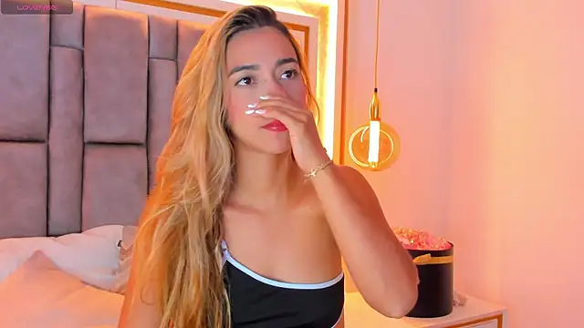 elianabrown online show from May 21, 1:01 am