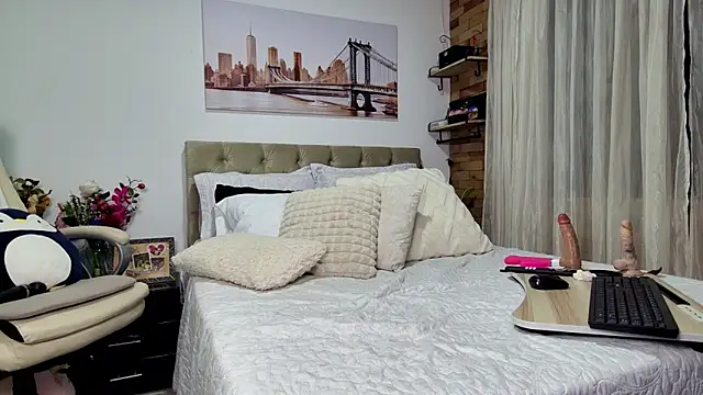 yanella fire online show from March 16, 10:55 am