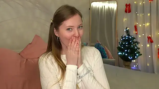 Snapshot of _elisa_omm_ chatting on December 17, 1:06 pm elisa omm online show from December 17, 1:06 pm