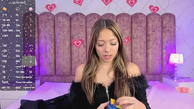 Victoria Adams14 online show from February 16, 11:59 am