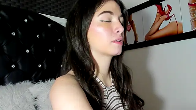 Snapshot of diana_queen_ chatting on February 26, 9:05 pm diana queen online show from February 26, 9:05 pm