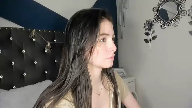diana queen  online show from May 29, 3:59 am