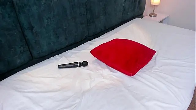 kataleyandliam online show from January 24, 1:45 am