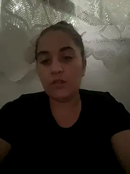 yzabell18 online show from September 14, 3:44 pm