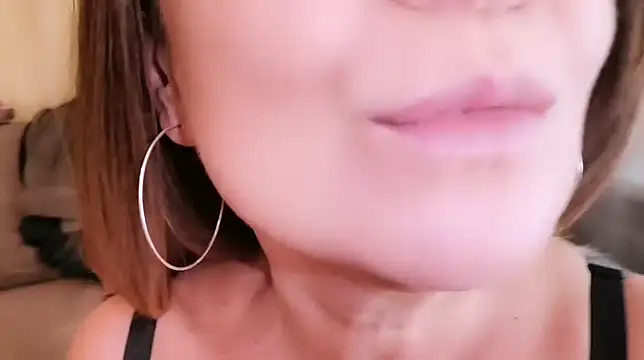 LadyAndTransy online show from June 1, 8:27 am