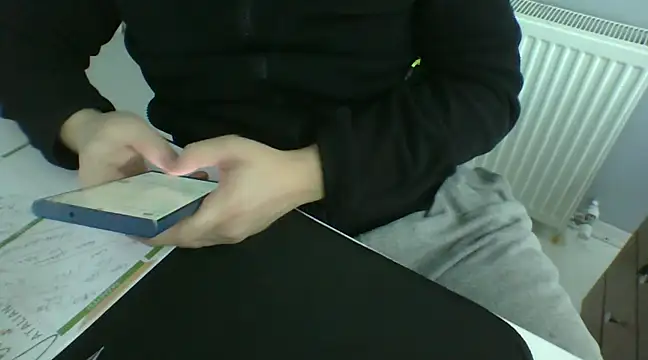 Snapshot of Koraymoray15 chatting on February 13, 12:54 pm Koraymoray15 online show from February 13, 12:54 pm