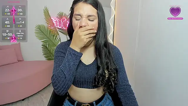 Snapshot of Chiara_tay chatting on January 21, 8:00 pm Chiara tay online show from January 21, 8:00 pm