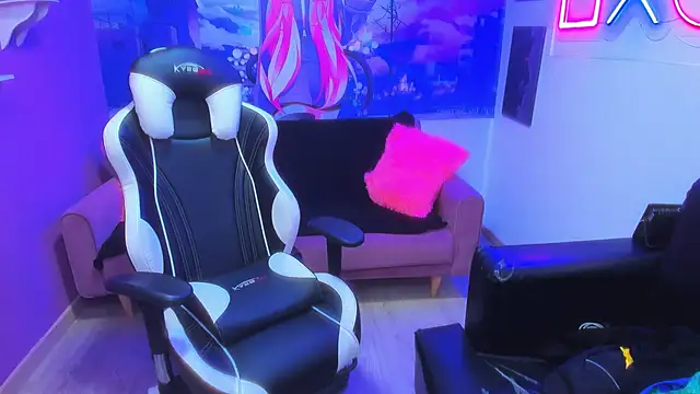 Luke Howland online show from December 14, 3:40 am