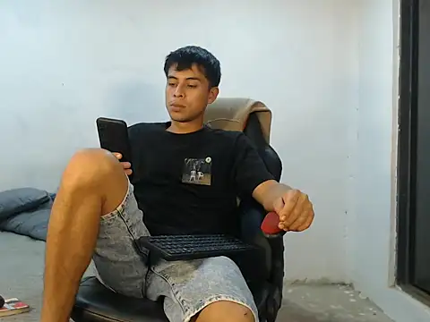 danielitopapuu online show from October 23, 12:32 am