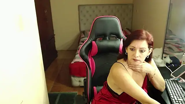 Carol Scottt online show from December 19, 11:39 am