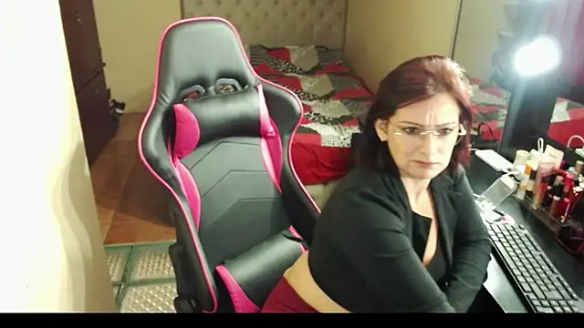 Carol Scottt online show from December 28, 12:15 am