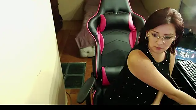 Carol Scottt online show from January 6, 9:19 am