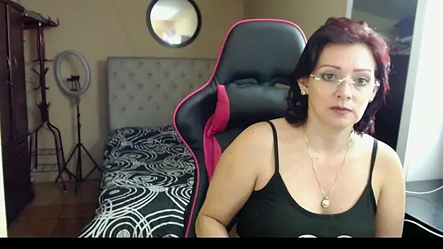 Carol Scottt online show from March 6, 10:20 am