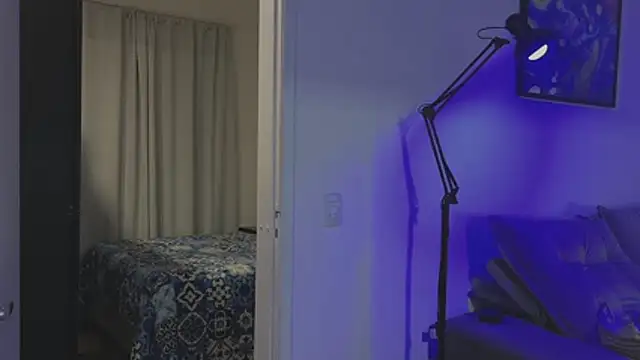 Snapshot of sexxxsutra chatting on October 23, 11:14 pm sexxxsutra online show from October 23, 11:14 pm